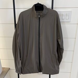 Vuori Rain Jacket, fleece lined, w/pockets. Size XXL. Color - Oregano.
